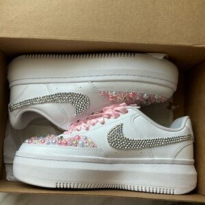 NIKE COURT VISION ALTA LTR SIZE 8